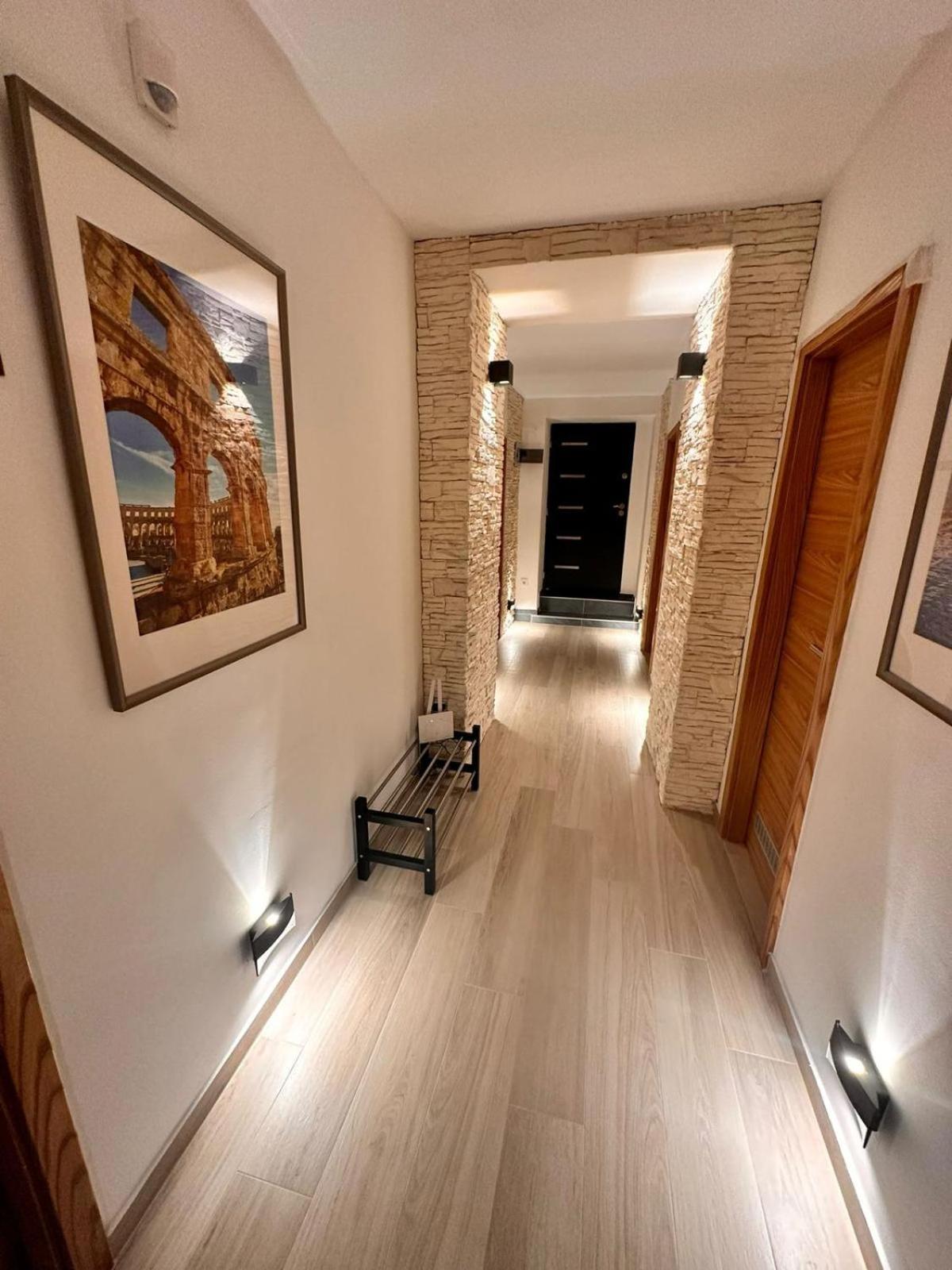 Old City Inn *** Πούλα Εξωτερικό φωτογραφία